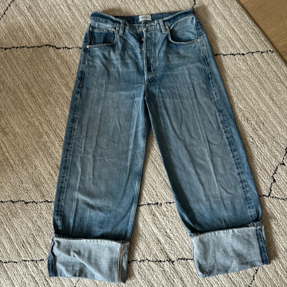 Citizens of Humanity Ayla jeans, loose fit and stylish.